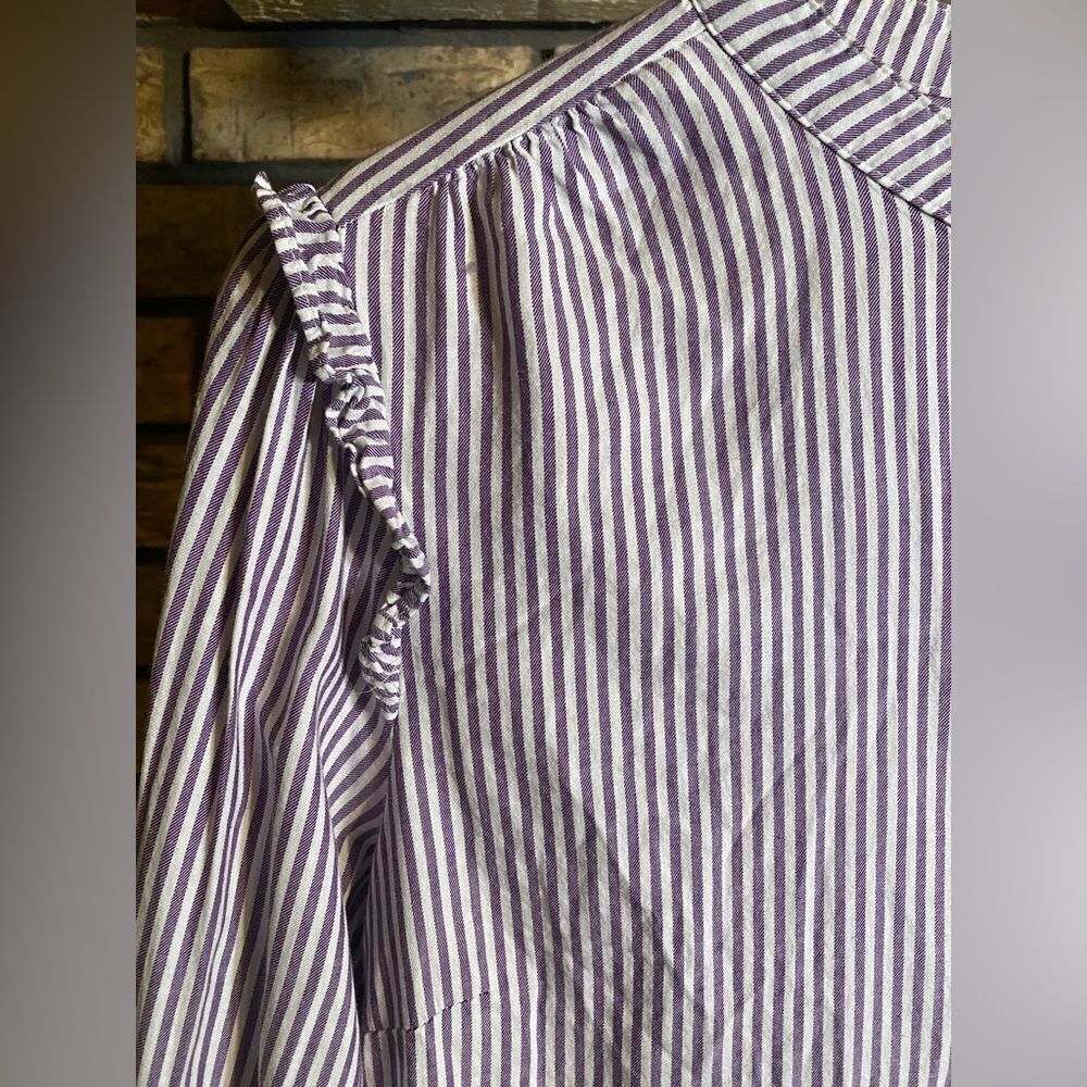 Old navy striped ruffle blouse long sleeve - Picture 5 of 8